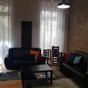Tempelhoferfeld Apartment